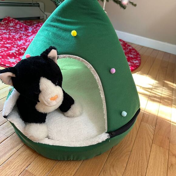 Christmas Pet House Tent Warm Sleeping Bed Indoor for Cat and Puppy - Picture 2 of 9
